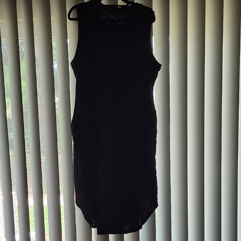 Time And Tru Black Sleeveless Henley Midi Dress
